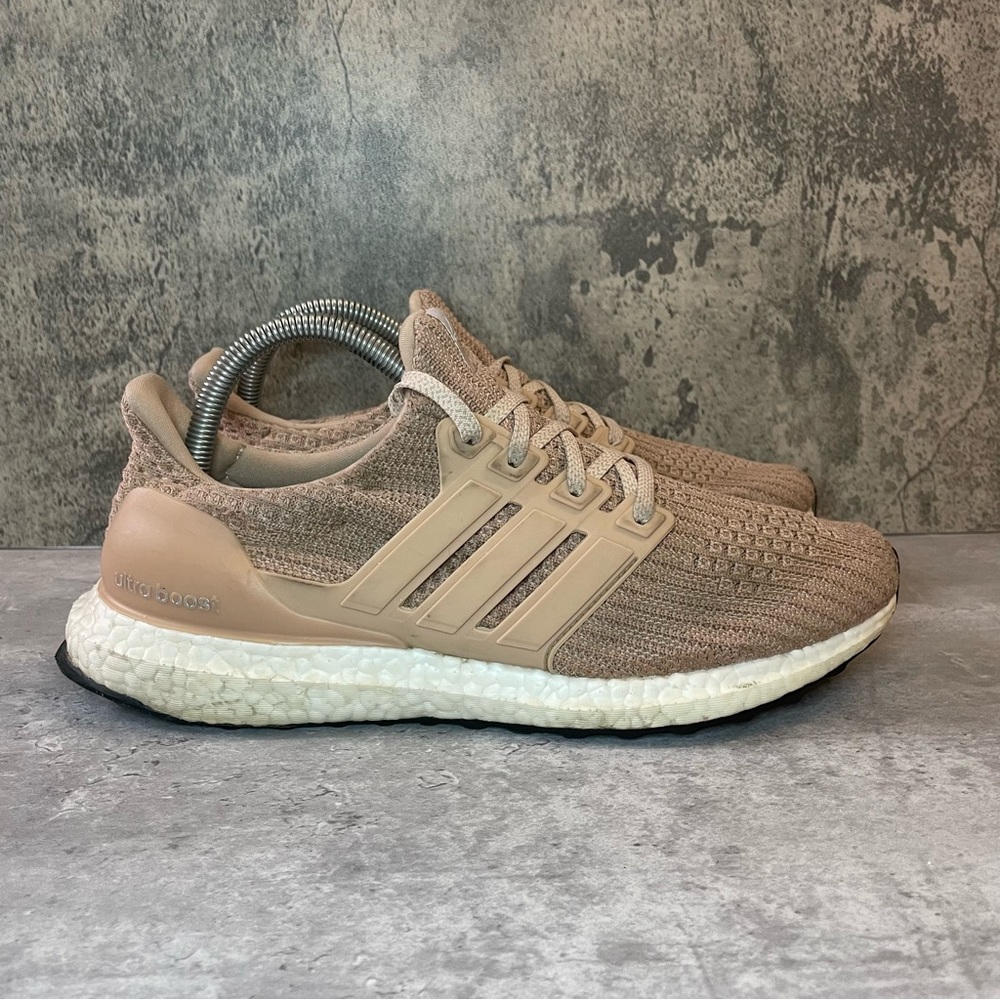Adidas Ultraboost 4.0 'Ash Pearl' Running Shoes Womens sz 9 - Picture 1 of 8